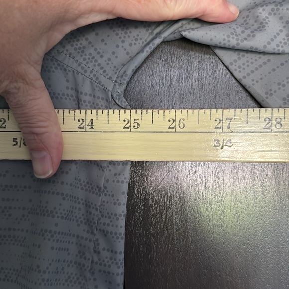 ASICS‎ Men’s gray light rain jacket size XL - Picture 6 of 9